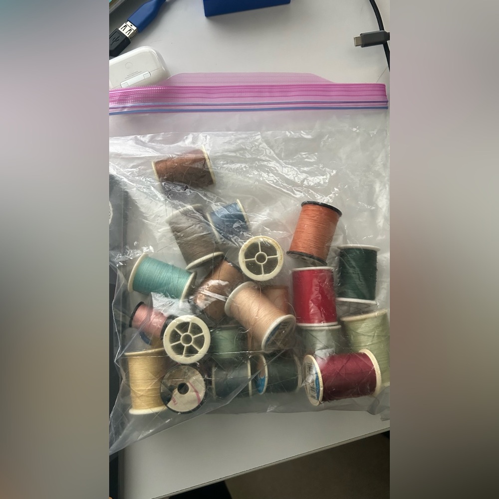 Assorted vintage thread